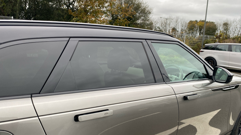 Land Rover Range Rover Velar 2.0 P250 R-Dynamic SE 5dr Auto Petrol Estate